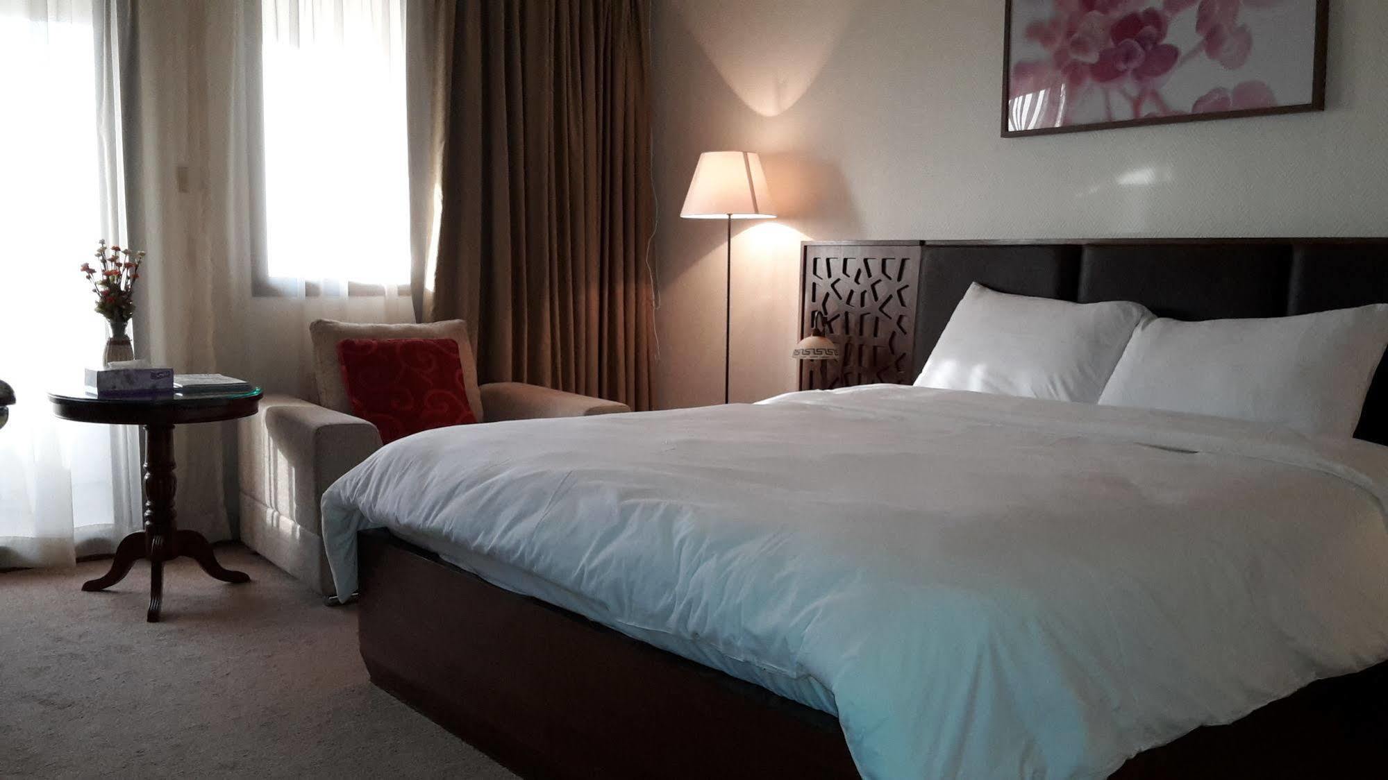 New Park Hotel クウェート エクステリア 写真