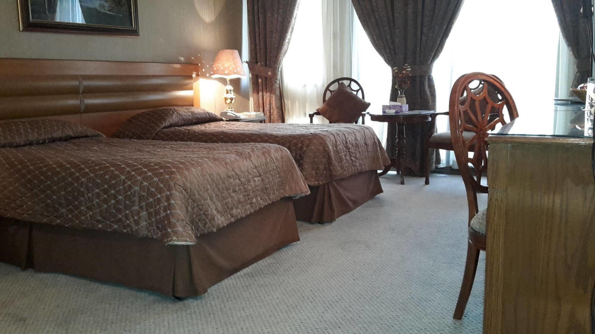 New Park Hotel クウェート エクステリア 写真
